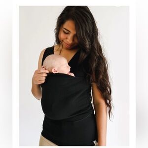 Elegant Black Women's Tank Top with Baby Holder